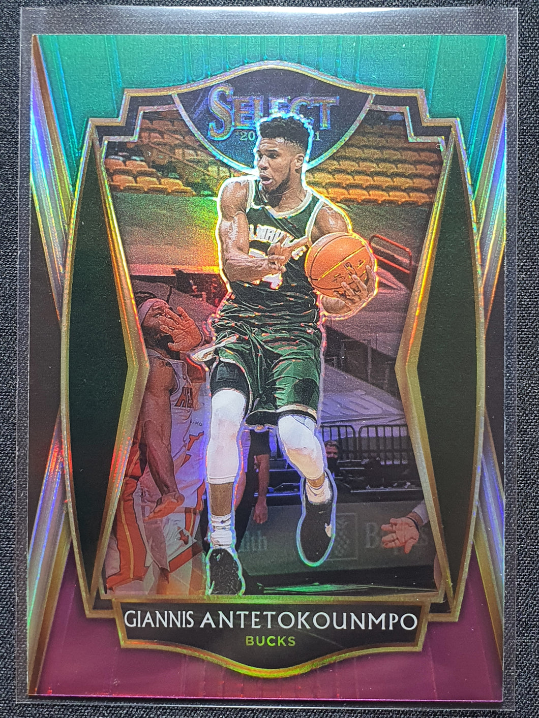 2020-21 Panini Select Giannis Antetokounmpo Premier Level Green White Purple