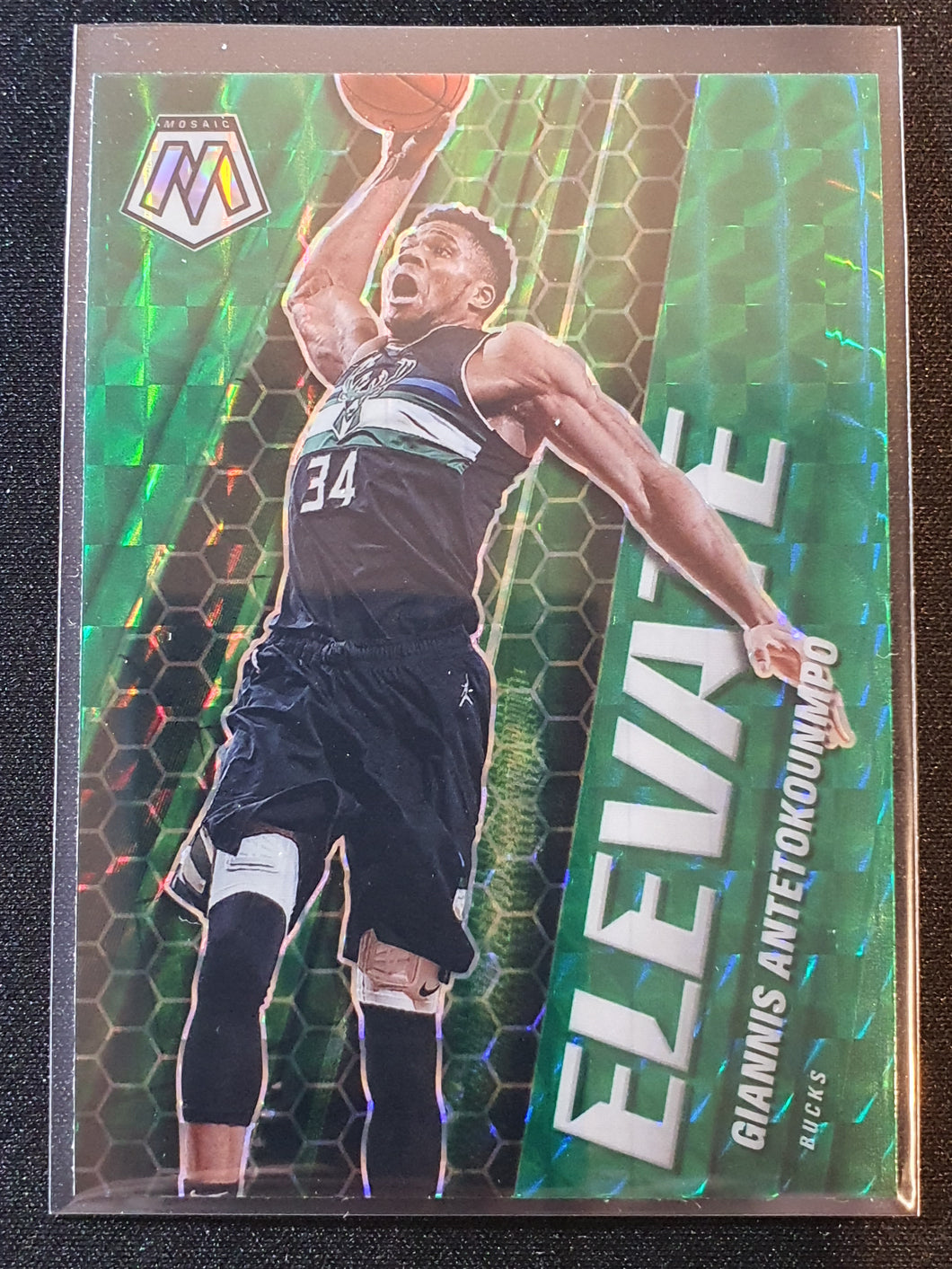 2020-21 Panini Mosaic Giannis Antetokounmpo ELEVATE Green Prizm