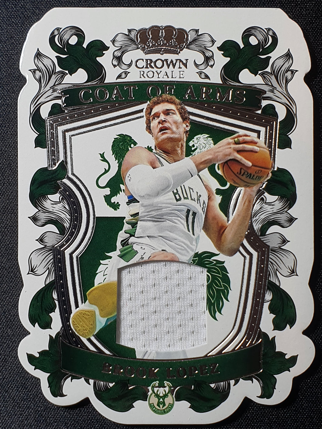 2021-22 Panini Crown Royale Brook Lopez Coat of Arms